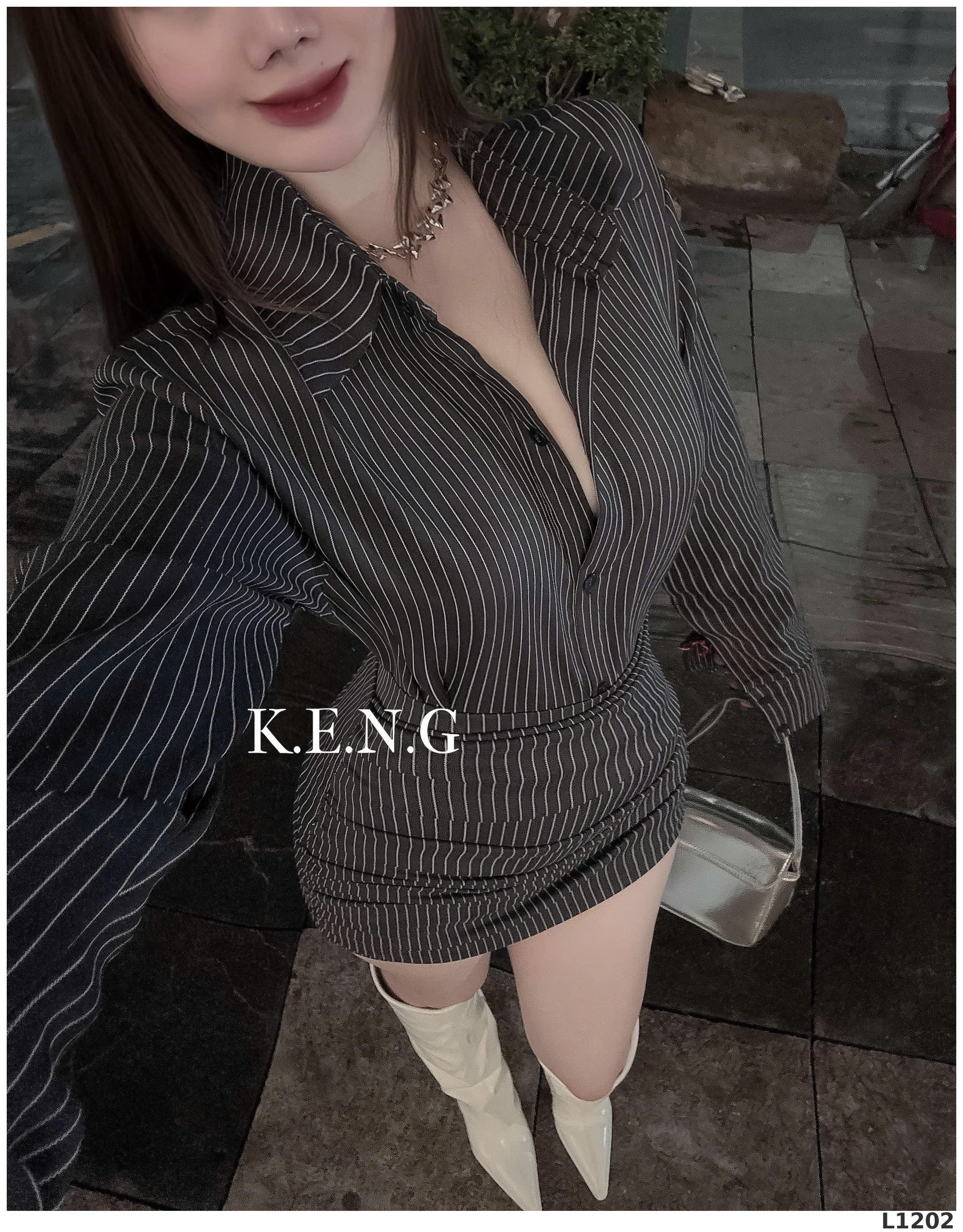 ເດສເສື້ອແຂນຍາວ